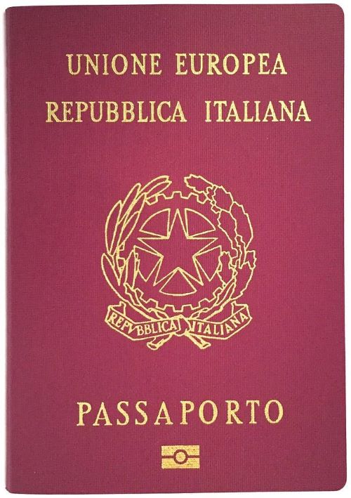 Copertina anteriore del passaporto italiano Copertina anteriore del passaporto italiano